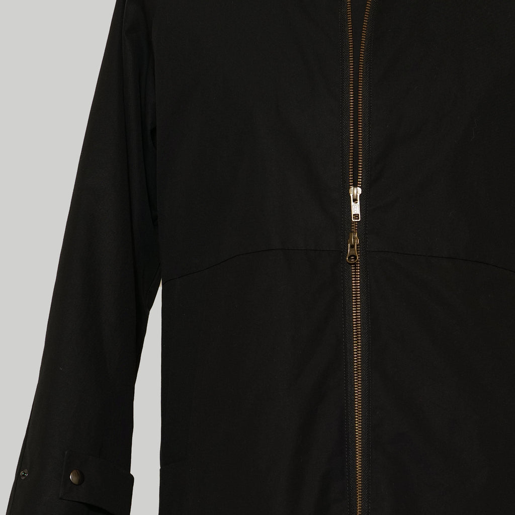 KOLO Berlin Modelabel aus Berlin. Der Mantel EOS aus Bio Baumwolle (Ventile, EtaProof) schwarz